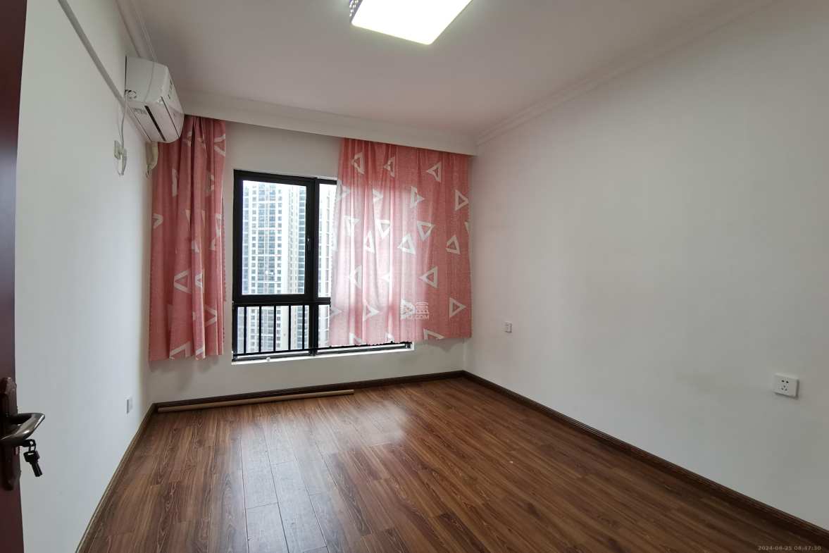 达美D6区  4室2厅2卫   3500.00元/月室内图