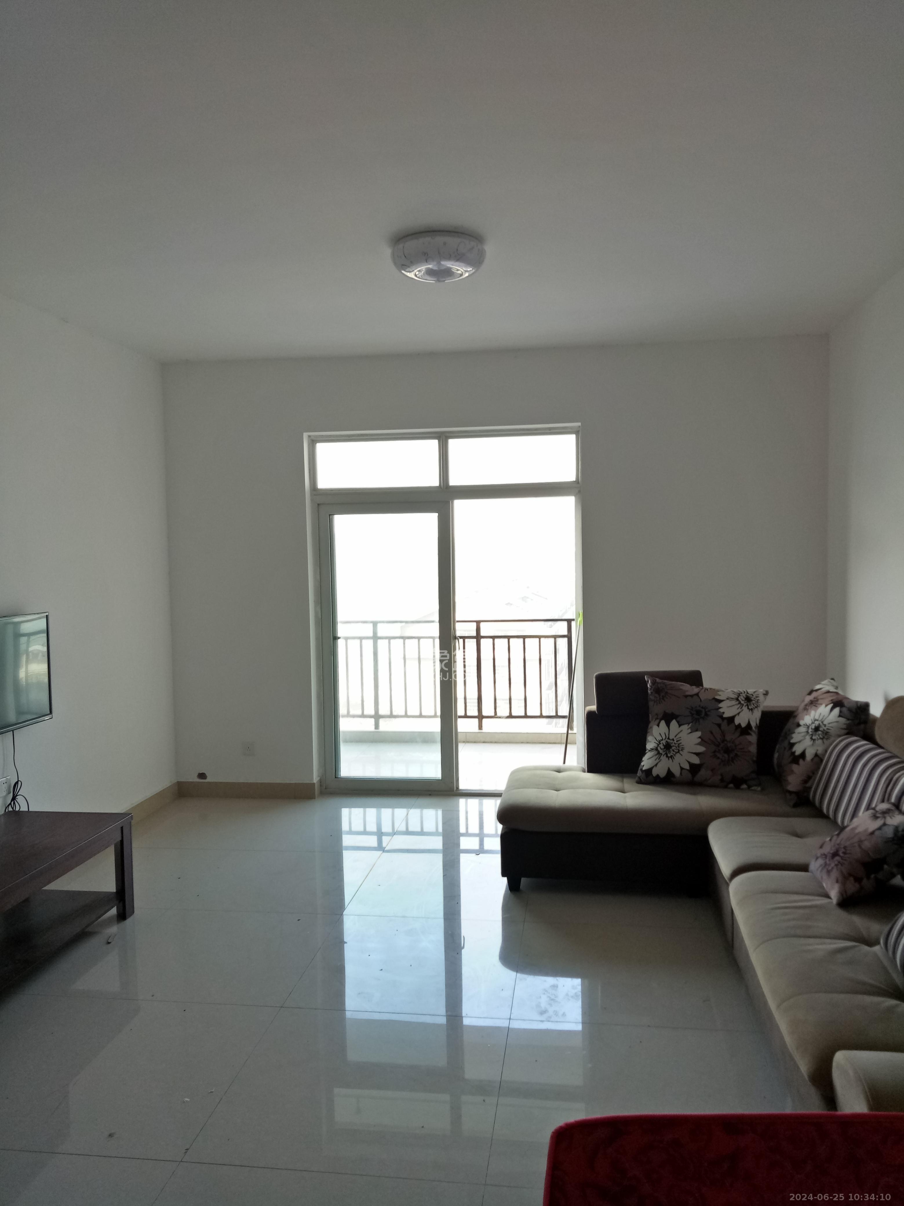 中房F联邦  3室2厅2卫    1900.0元/月