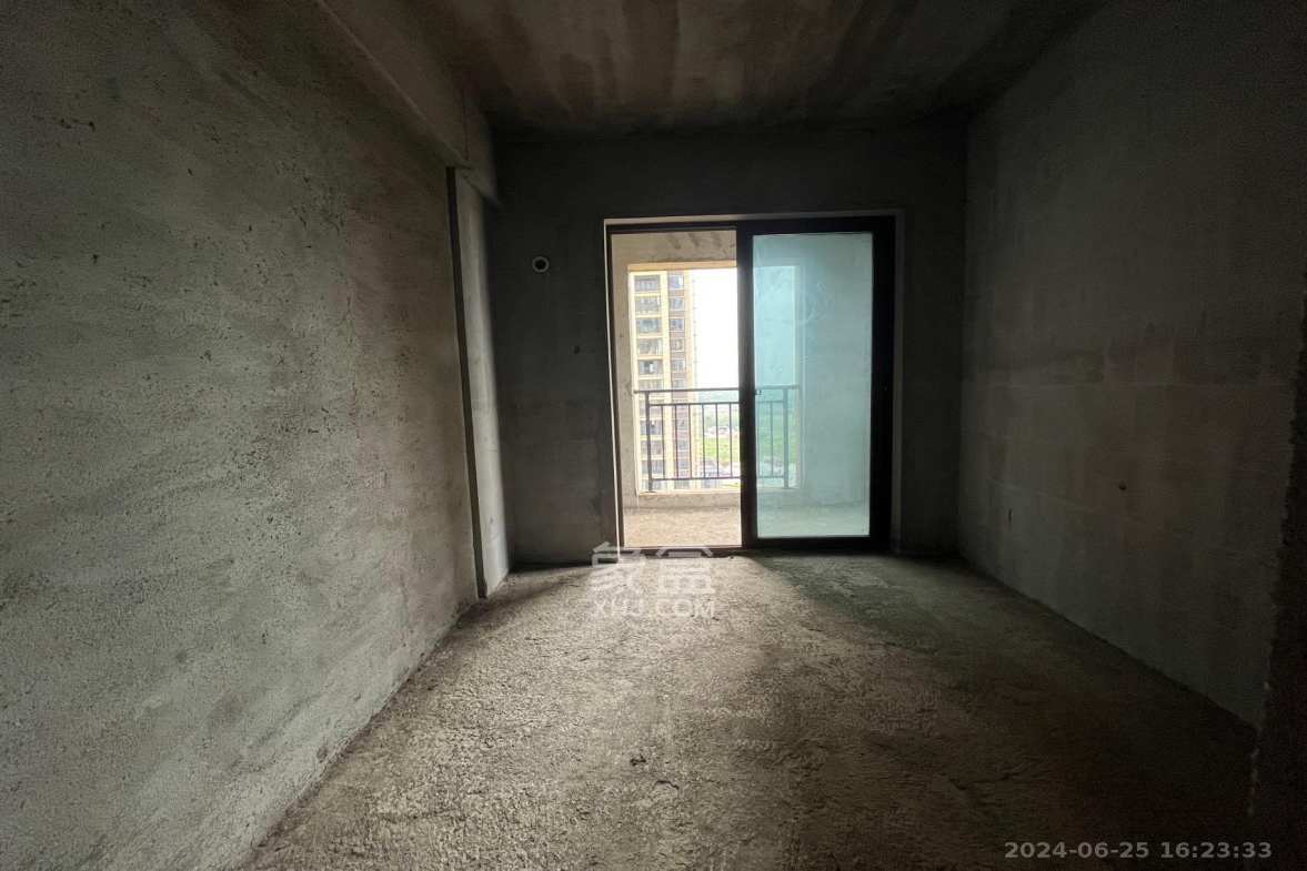 新城悦隽  4室2厅1卫    2500.0元/月室内图