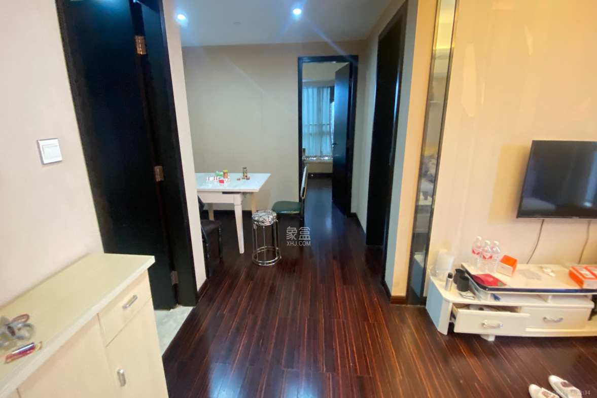 德思勤城市广场(宝格丽公寓) 2室2厅1卫 3500.0元/月 德思勤城市广场(宝格丽公寓) 2室2厅1卫 3500.0元/月室内图