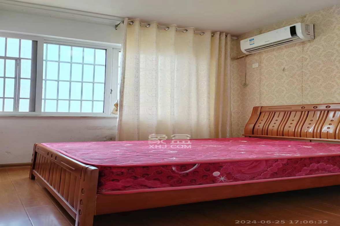 鸿润园  3室2厅2卫   2100.00元/月室内图
