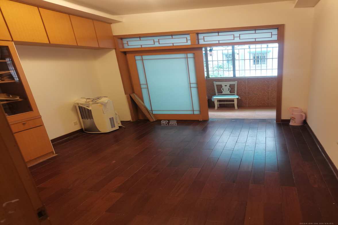 三湘小区  3室2厅2卫   1800.00元/月室内图