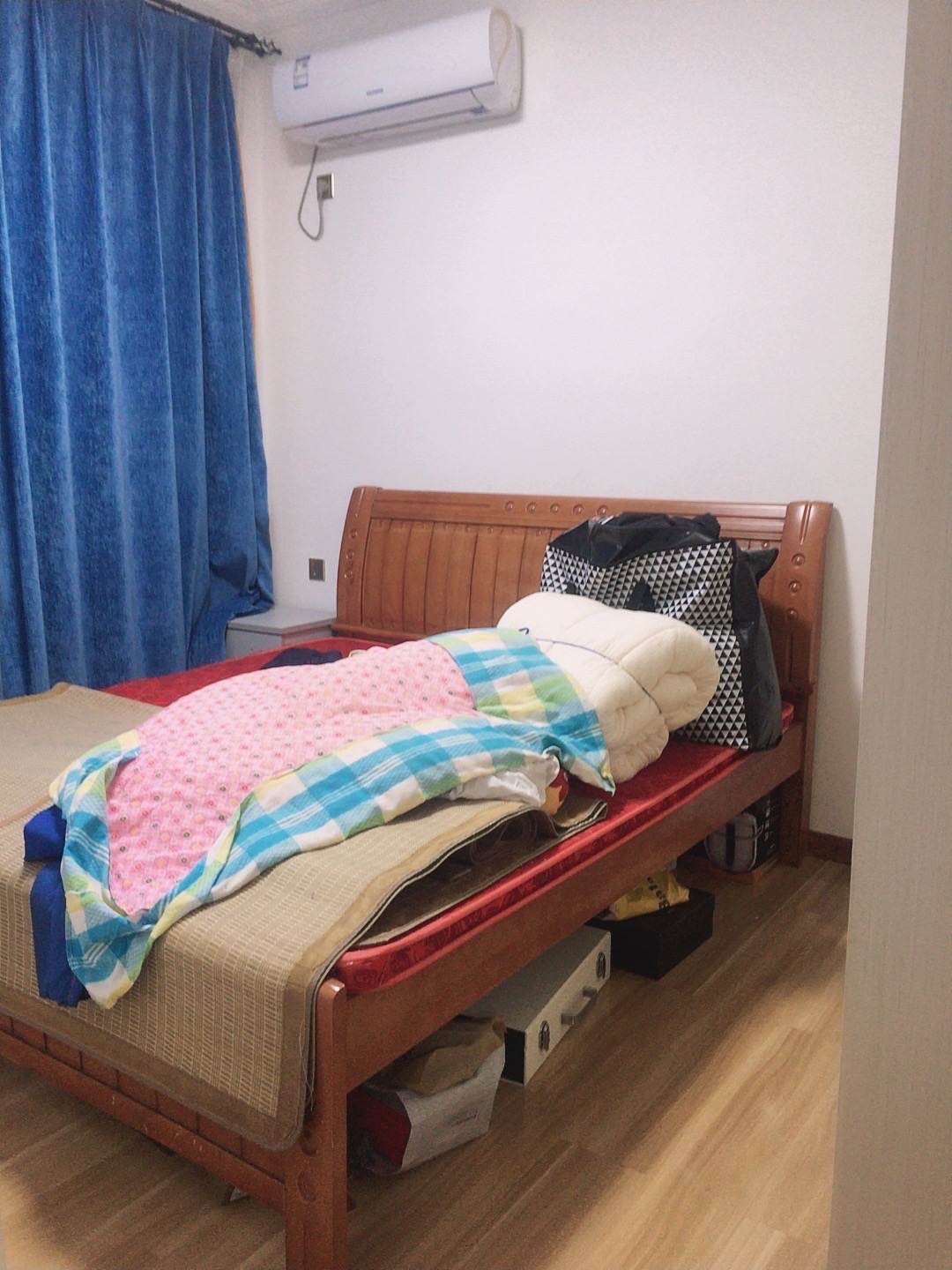 五洲锦城  3室2厅1卫    71.8万客厅