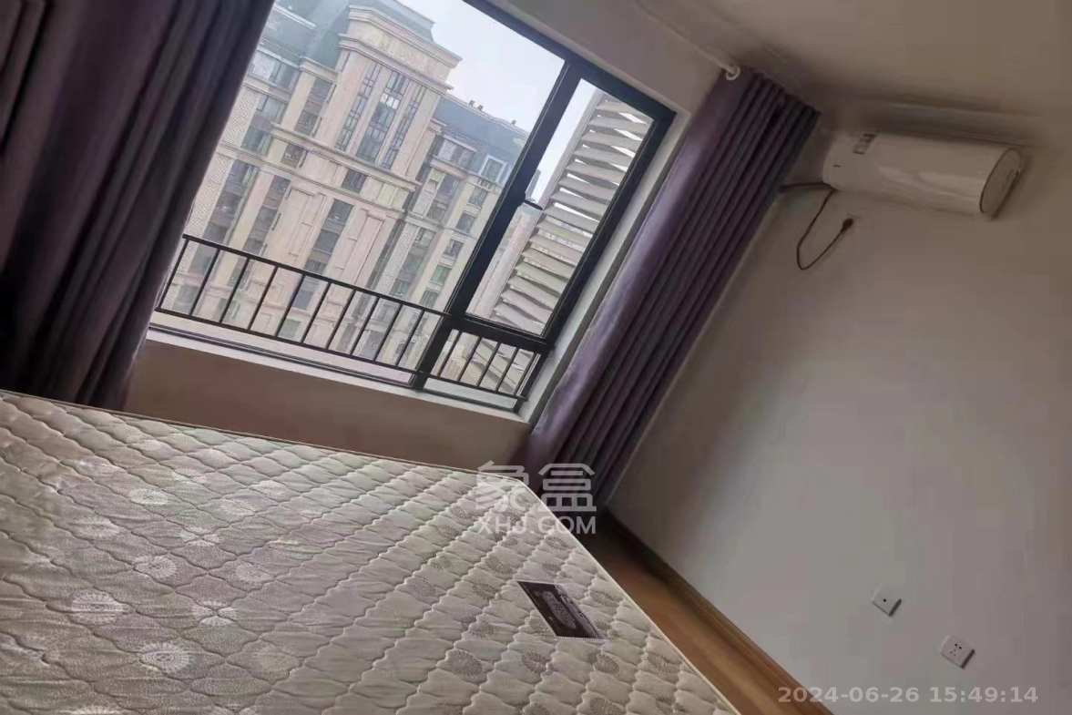 中海国际四期  3室2厅2卫    2200.0元/月 中海国际四期  3室2厅2卫    2200.0元/月室内图