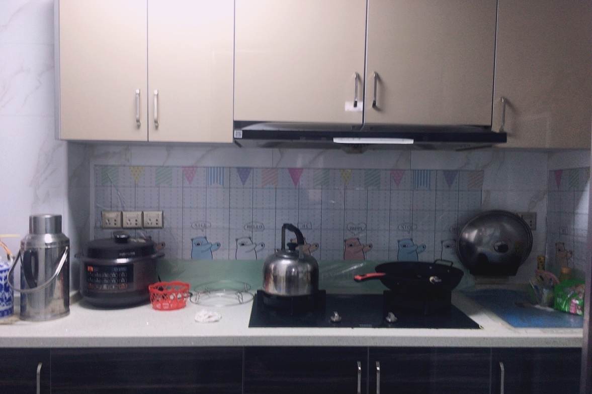 五洲锦城  3室2厅1卫    71.8万客厅