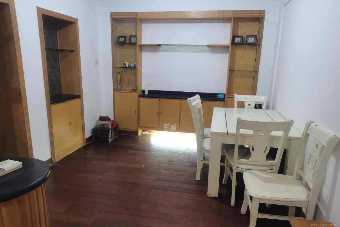 三湘小区  3室2厅2卫   1800.00元/月室内图