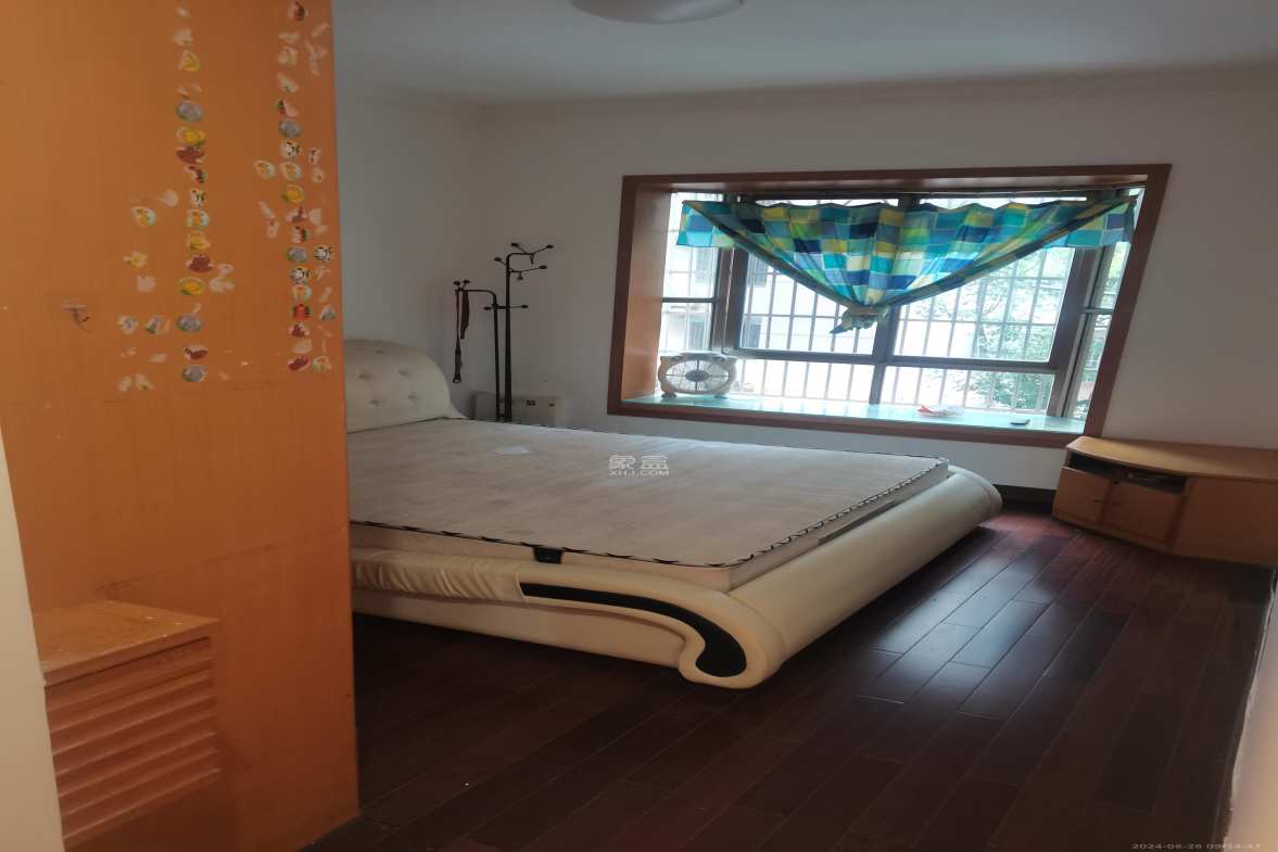 三湘小区  3室2厅2卫   1800.00元/月室内图
