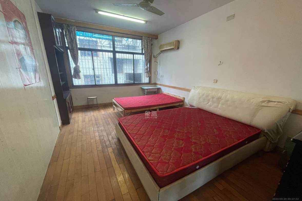 牛串岭小区  2室1厅1卫   1200.00元/月室内图