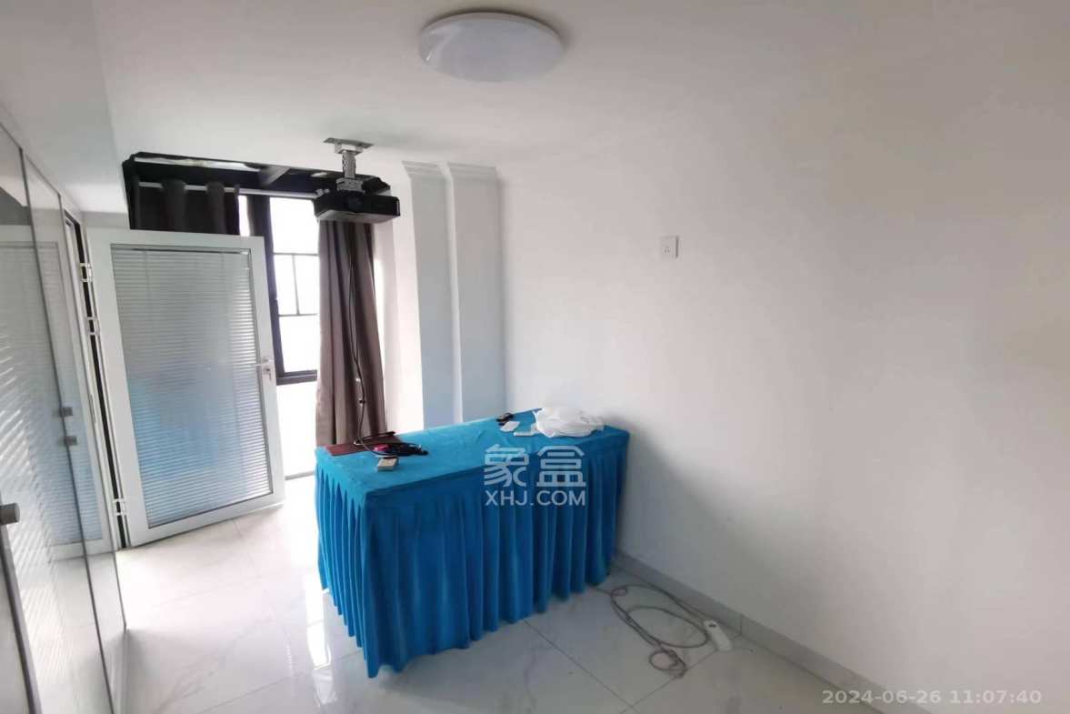 天麓轻奢国际  2室2厅1卫    2500.0元/月室内图