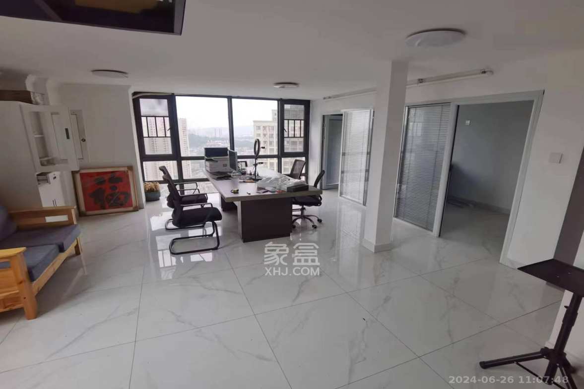 天麓轻奢国际  2室2厅1卫    2500.0元/月室内图