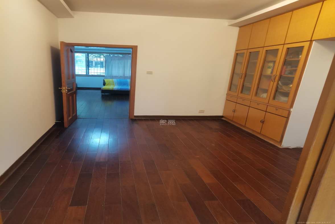 三湘小区  3室2厅2卫   1800.00元/月室内图