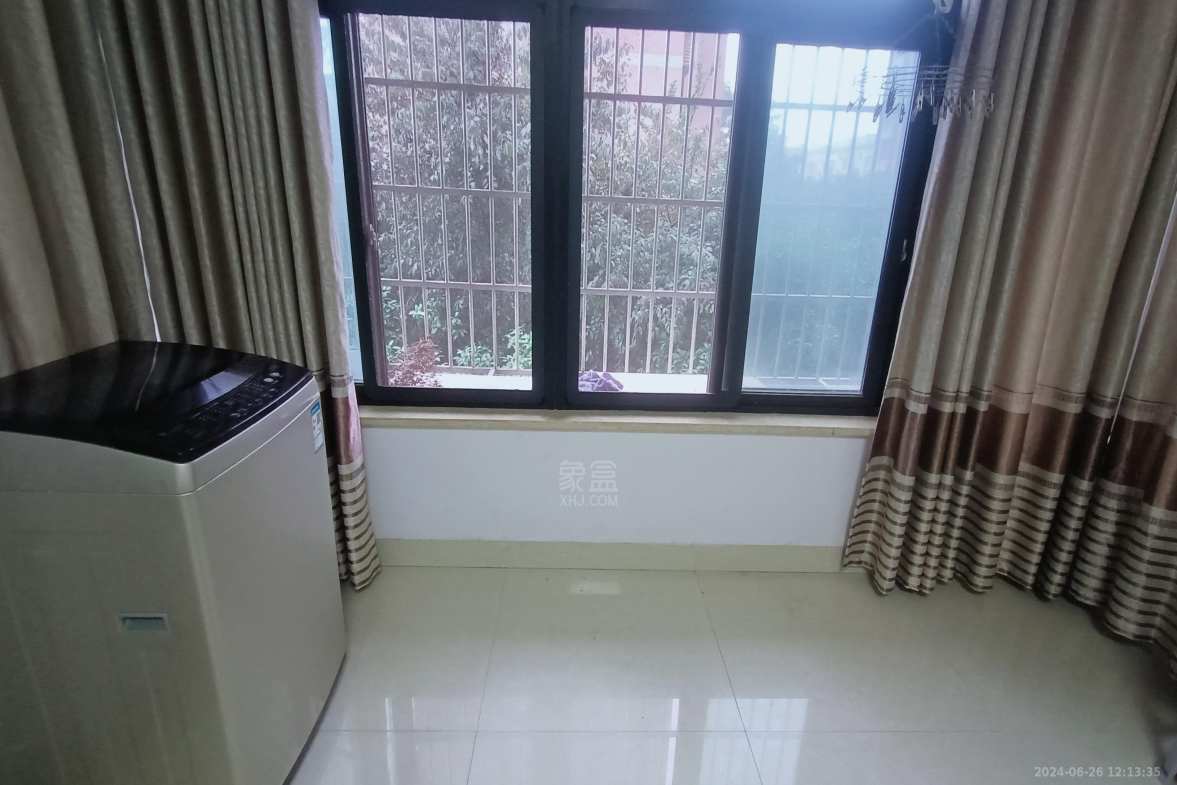 新塘家园安置小区 2室2厅1卫 1300.0元/月 新塘家园安置小区 2室2厅1卫 1300.0元/月室内图