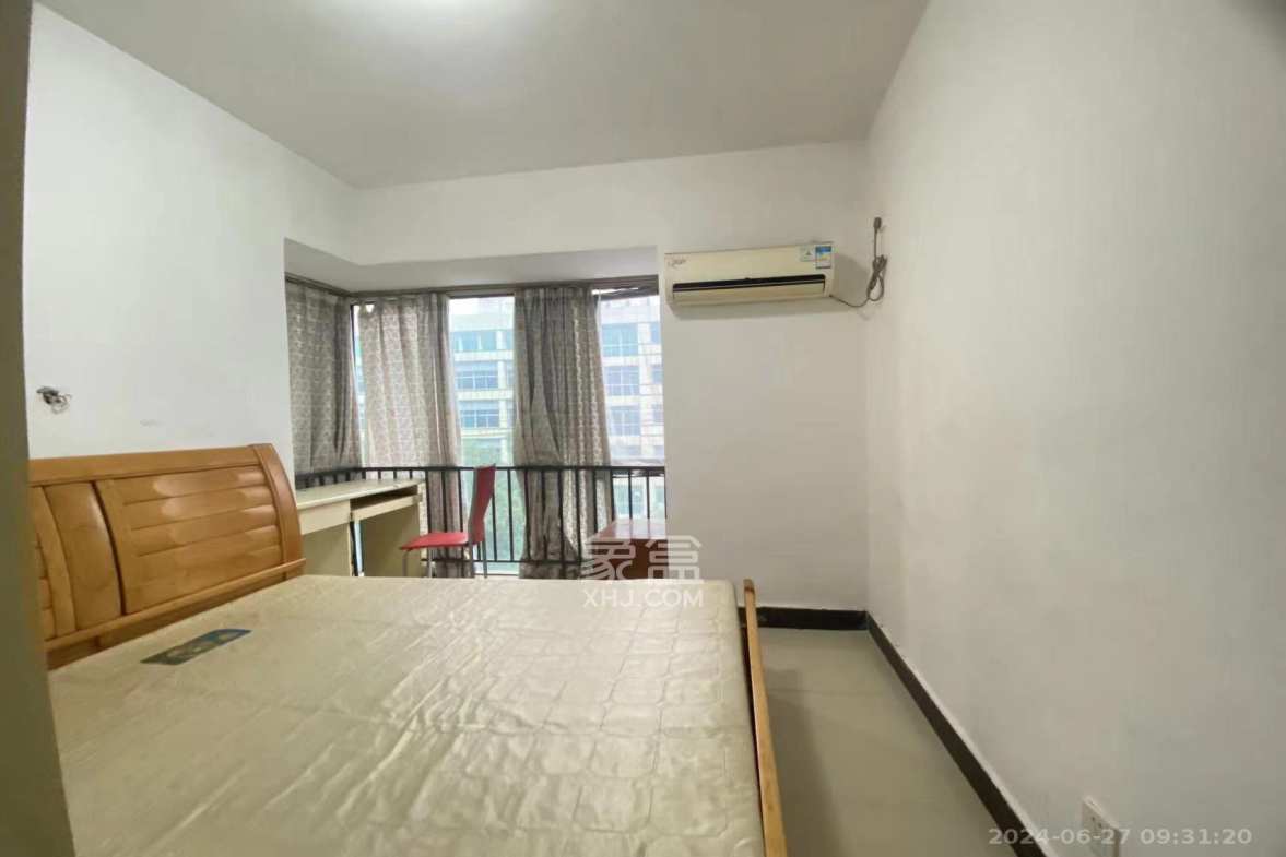 银港水晶城  1室2厅1卫    2200.0元/月室内图