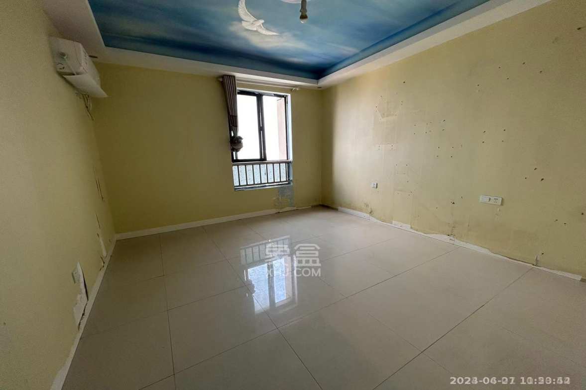 东融大厦  3室2厅2卫    1400.0元/月小区图