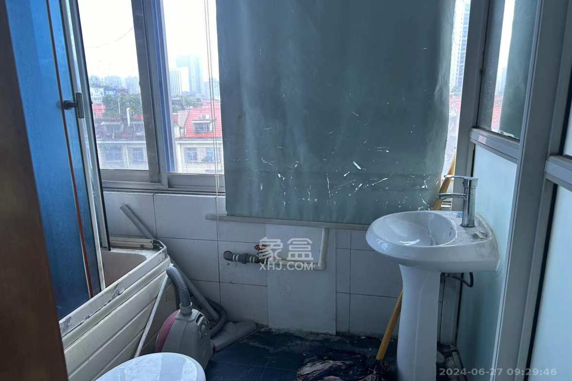 戒毒所宿舍  3室1厅1卫   2600.00元/月室内图