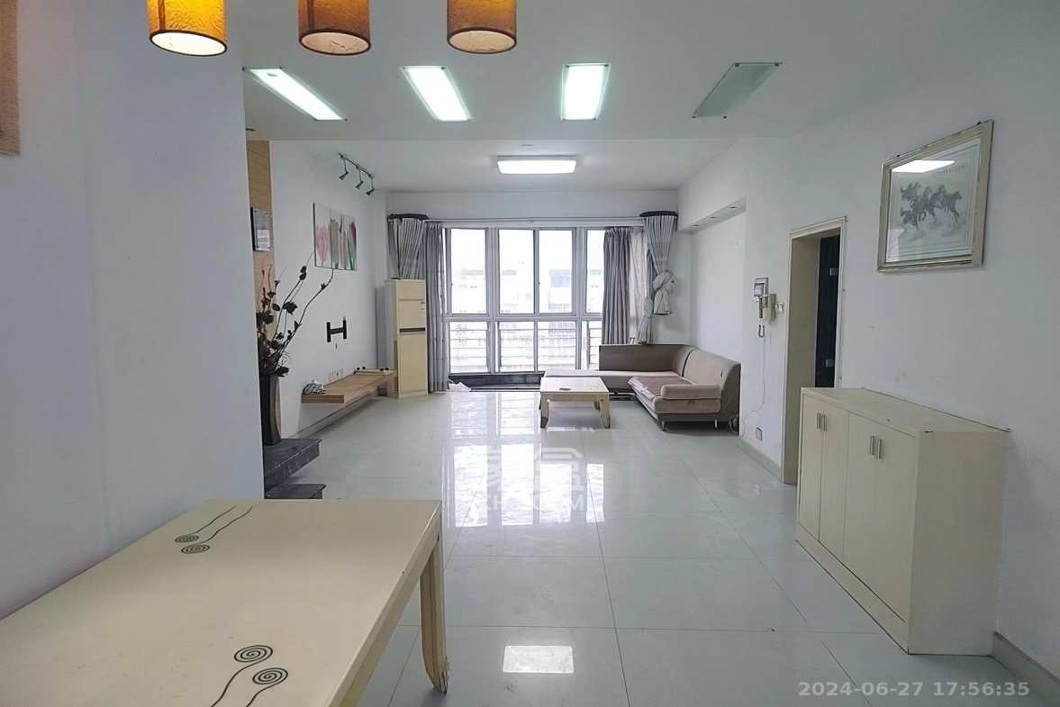 圣力华苑  3室2厅1卫    1600.0元/月 圣力华苑  3室2厅1卫    1600.0元/月室内图