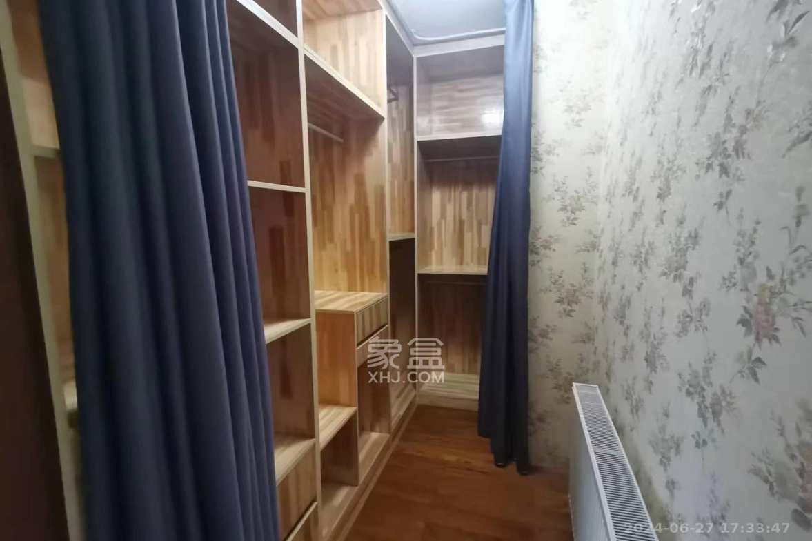 恒大华府  4室2厅2卫   5500.00元/月室内图