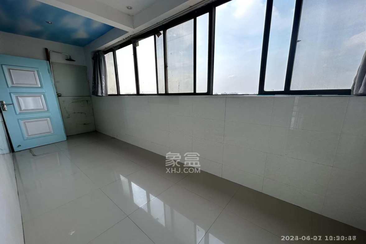 东融大厦  3室2厅2卫    1400.0元/月室内图