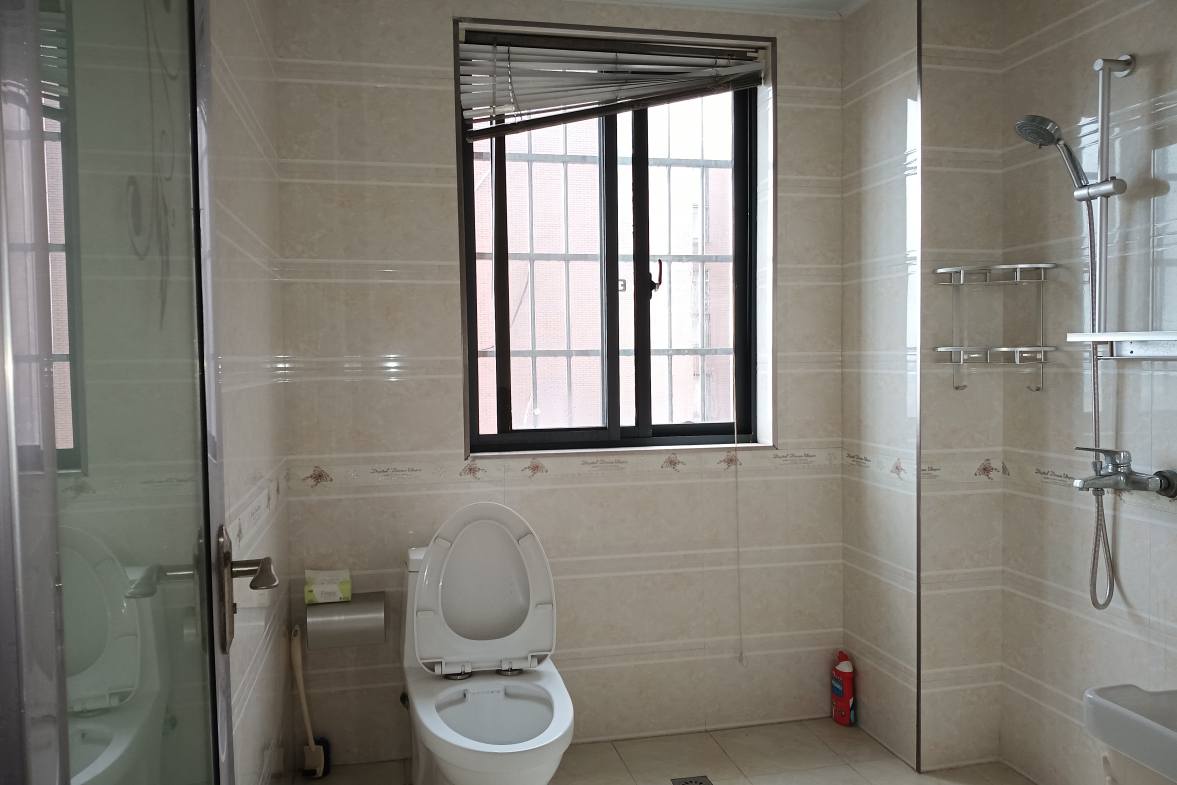 旺佳华府  4室2厅2卫   2800.00元/月室内图