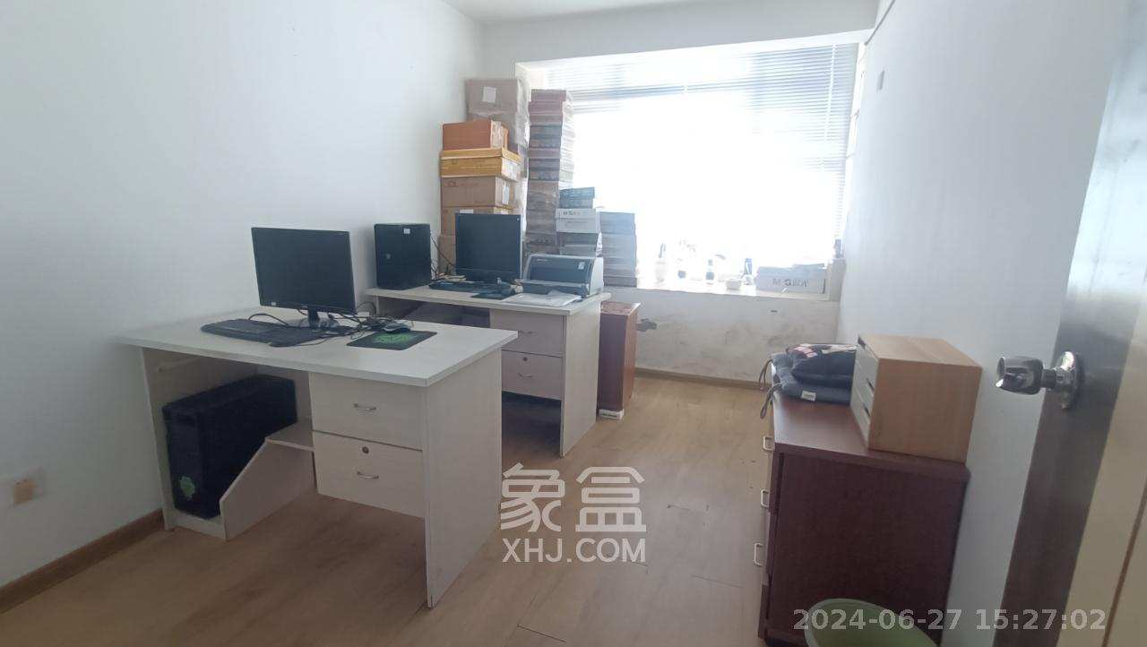 曼哈顿新贵  1室1厅1卫    4500.0元/月 曼哈顿新贵  1室1厅1卫    4500.0元/月室内图