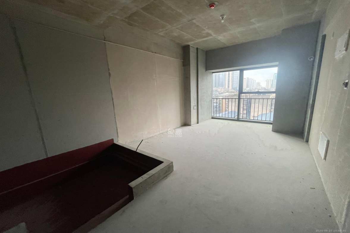 华润置地中心  1室1厅1卫    2400.0元/月 华润置地中心  1室1厅1卫    2400.0元/月室内图1