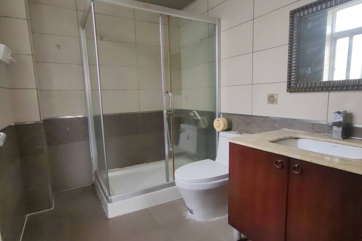 丽景雅苑  4室2厅2卫   2400.00元/月室内图