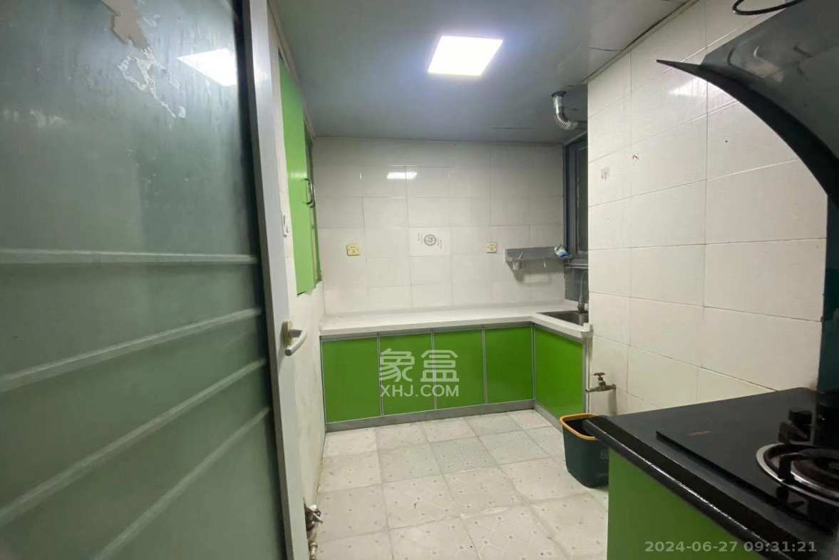银港水晶城  1室2厅1卫    2200.0元/月室内图
