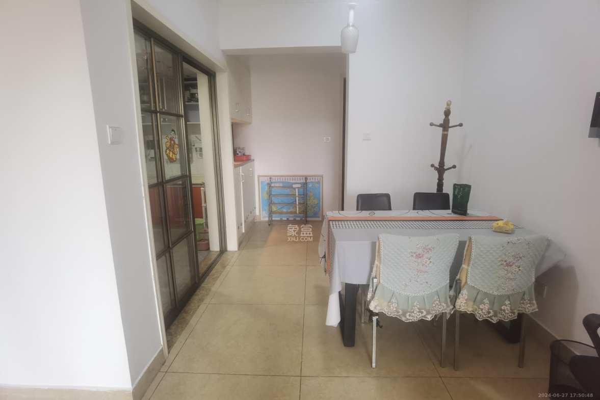 金土地第一湾  3室2厅1卫    2600.0元/月室内图