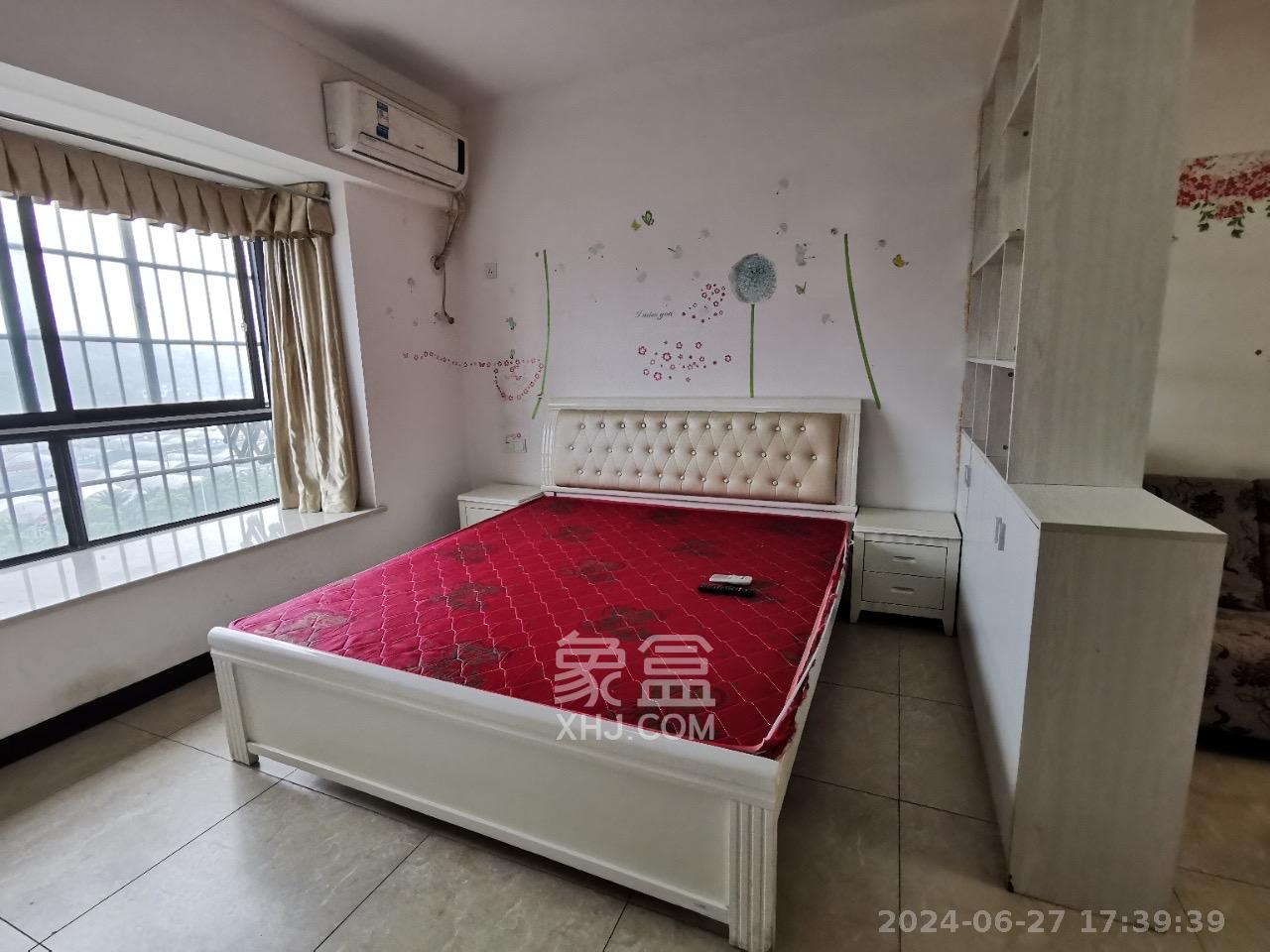 世纪桃花苑  1室1厅1卫    1400.0元/月