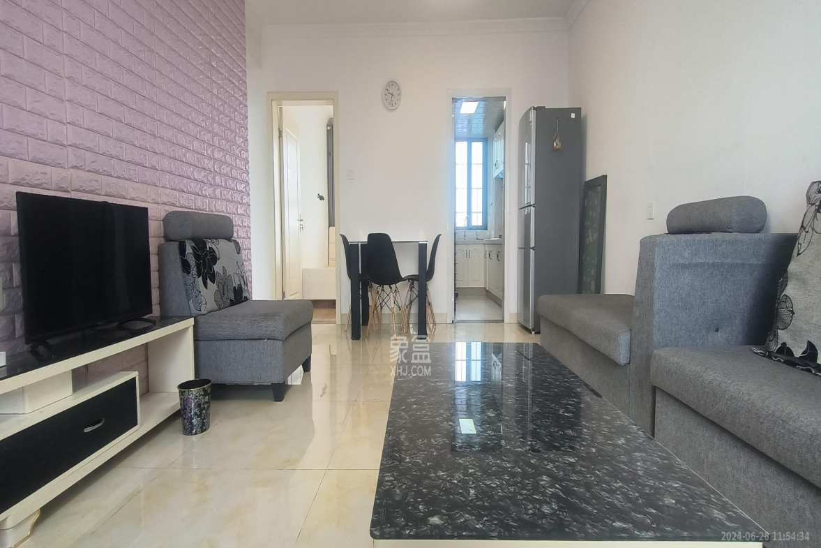 湘楚华庭  3室1厅1卫    2600.0元/月 湘楚华庭  3室1厅1卫    2600.0元/月室内图1