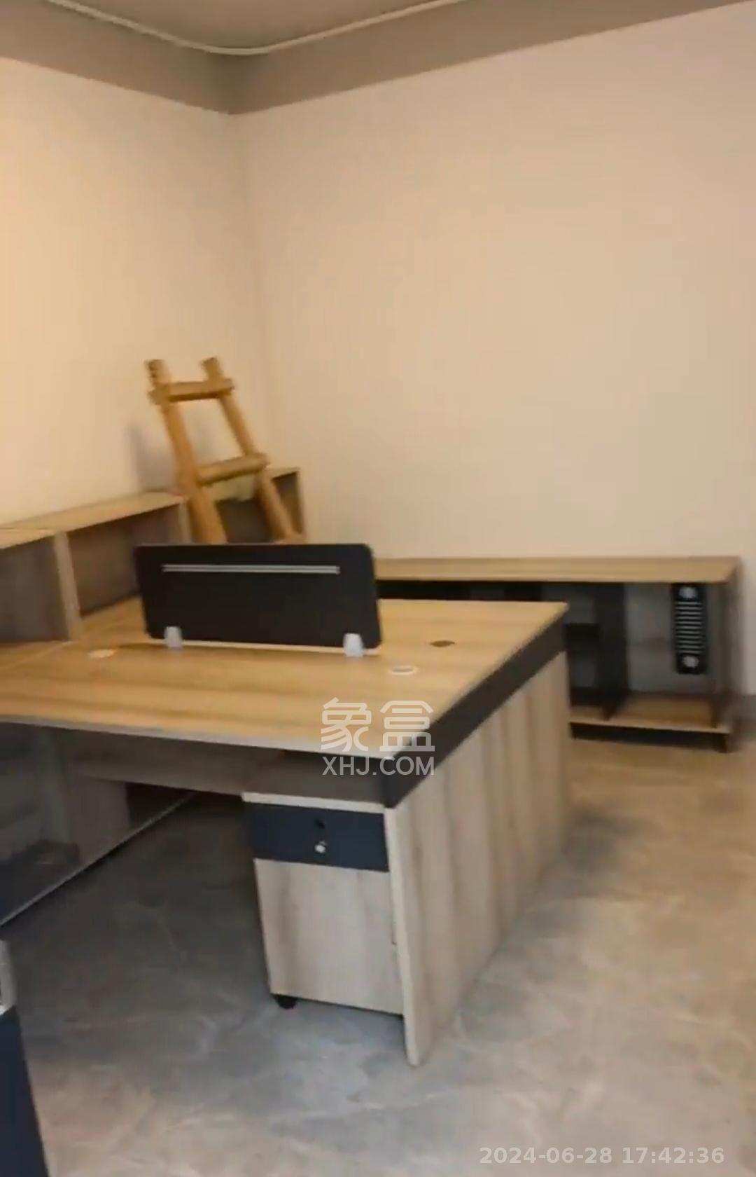 复地星光天地  2室1厅1卫    4500.0元/月 复地星光天地  2室1厅1卫    4500.0元/月室内图1