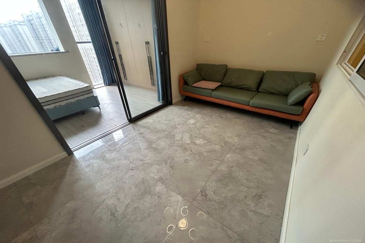 长房八方里(长房公园里)  1室0厅0卫    2500.0元/月 长房八方里(长房公园里)  1室0厅0卫    2500.0元/月室内图1