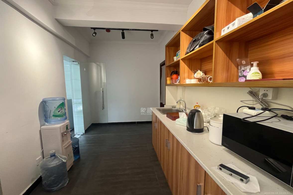 明城国际  1室1厅1卫    3500.0元/月 明城国际  1室1厅1卫    3500.0元/月室内图