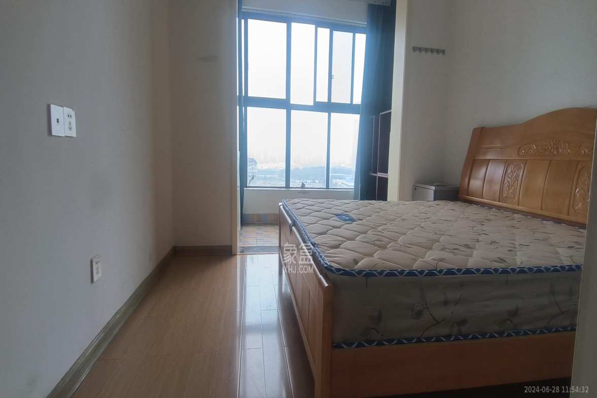 湘楚华庭  3室1厅1卫    2600.0元/月 湘楚华庭  3室1厅1卫    2600.0元/月室内图