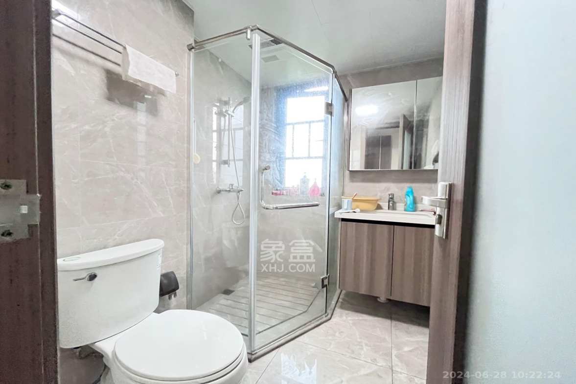 中海阅麓山二期  4室2厅2卫    4000.0元/月室内图