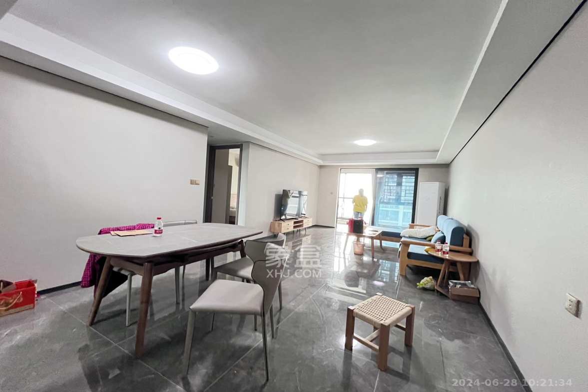 中海阅麓山二期  4室2厅2卫    4000.0元/月室内图