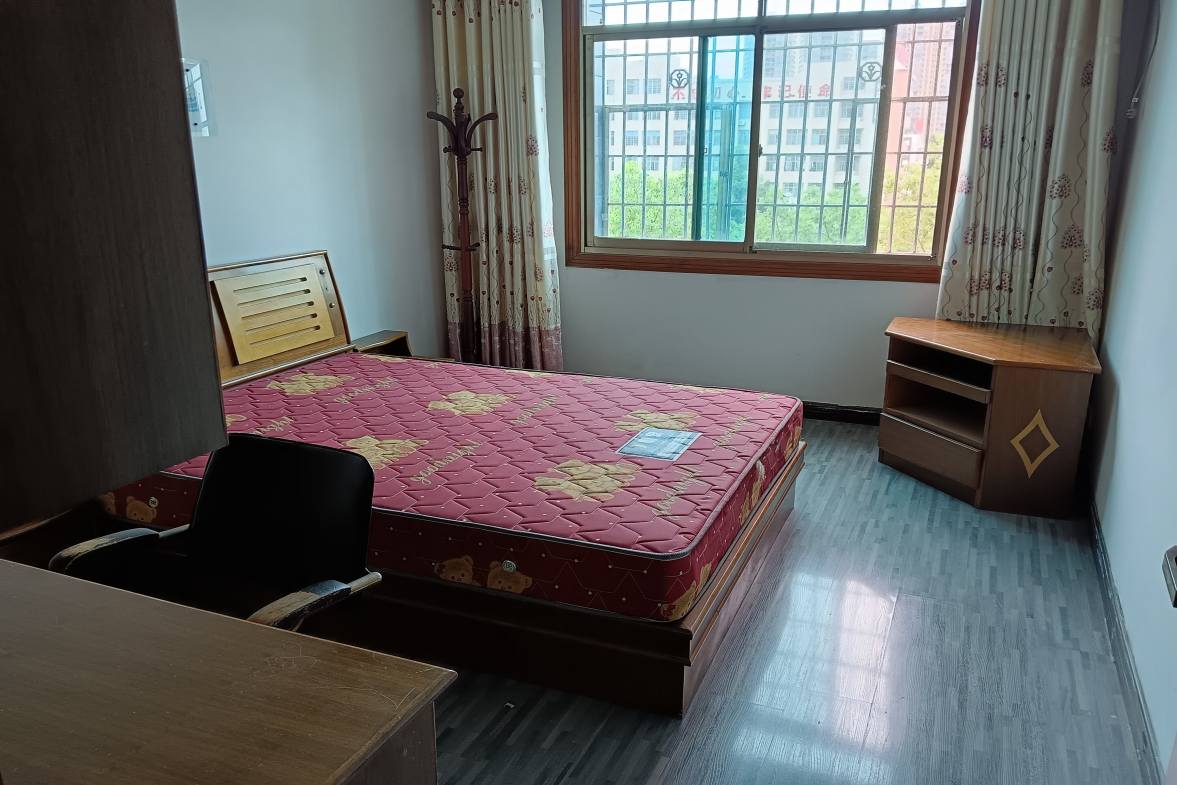 金山花园+煤碳公司  3室1厅1卫    1400.0元/月室内图