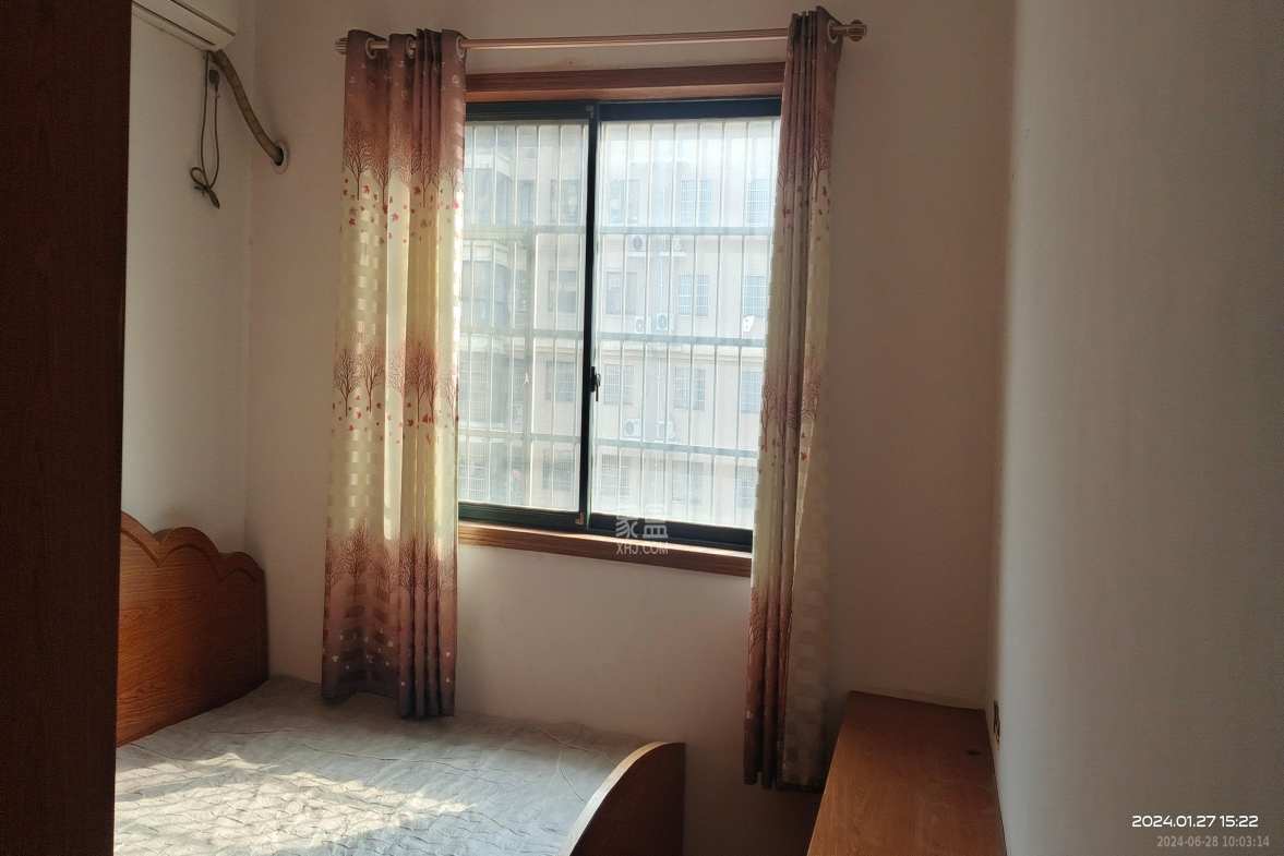 滨水名都  3室2厅2卫    1500.0元/月室内图