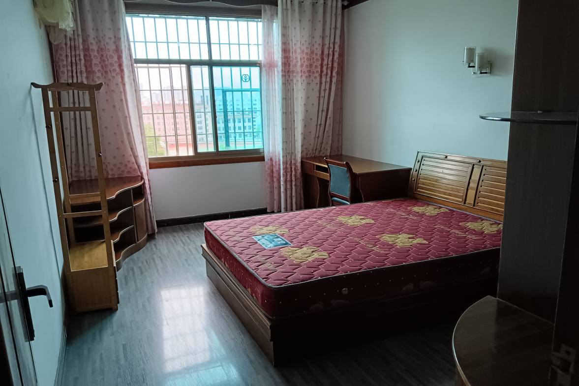 金山花园+煤碳公司  3室1厅1卫    1400.0元/月室内图