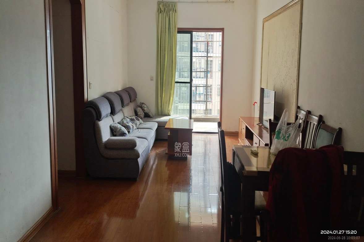 滨水名都  3室2厅2卫    1500.0元/月室内图1