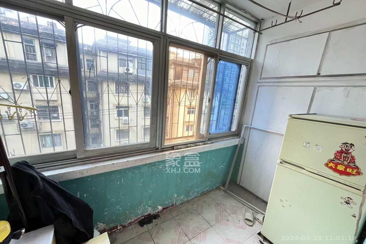 岳华路电子宿舍  2室1厅1卫   1500.00元/月室内图