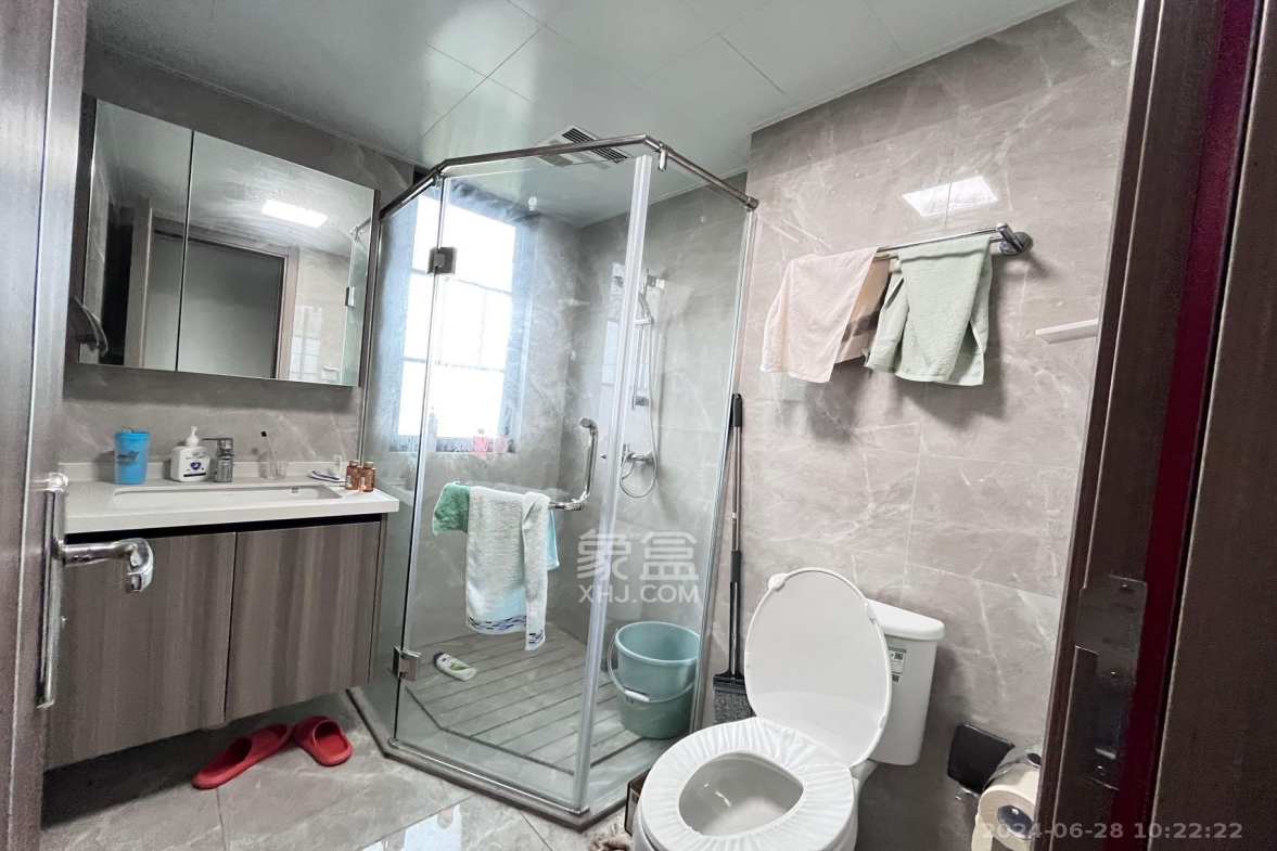 中海阅麓山二期  4室2厅2卫    4000.0元/月室内图