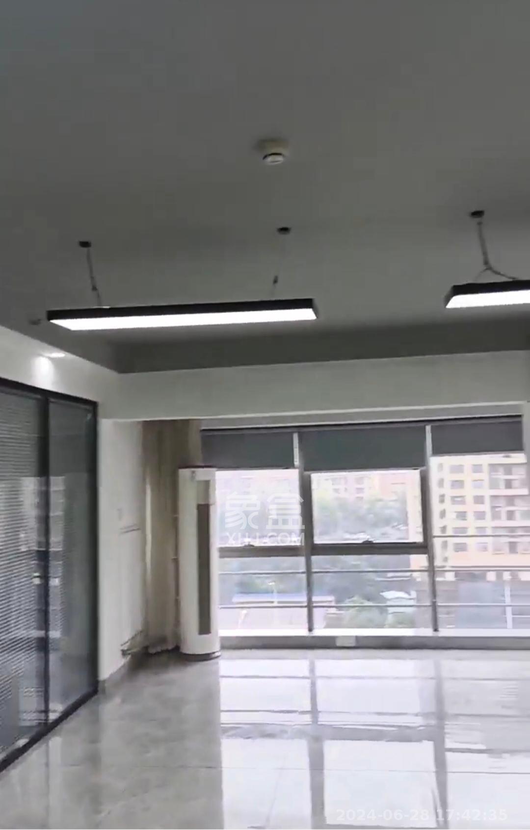 复地星光天地  2室1厅1卫    4500.0元/月