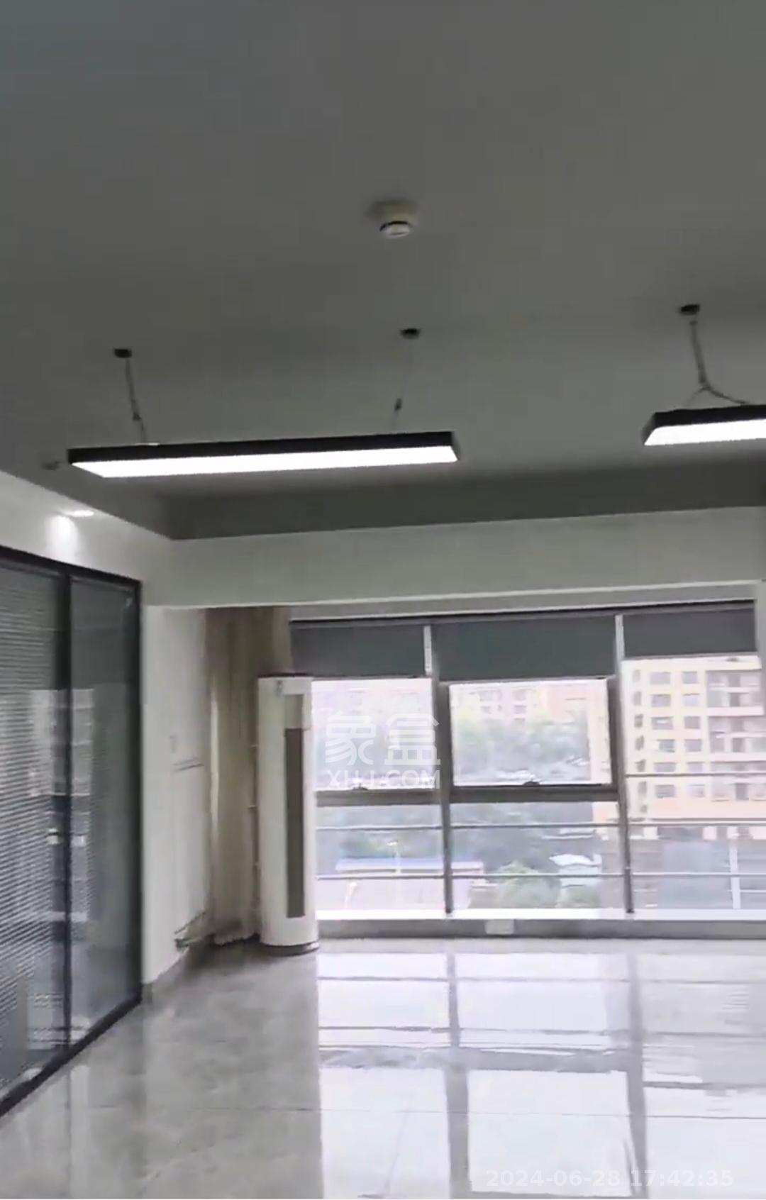 复地星光天地  2室1厅1卫    4500.0元/月 复地星光天地  2室1厅1卫    4500.0元/月室内图