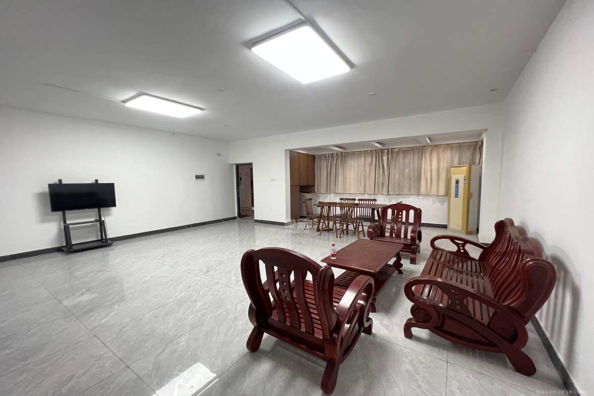 鸿富大厦 1室2厅1卫 4000.0元/月 鸿富大厦 1室2厅1卫 4000.0元/月室内图