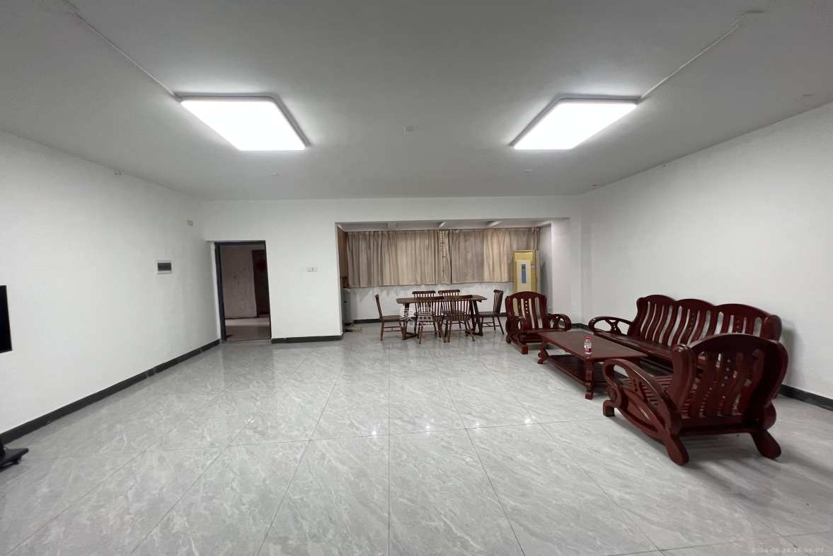 鸿富大厦 1室2厅1卫 4000.0元/月 鸿富大厦 1室2厅1卫 4000.0元/月室内图