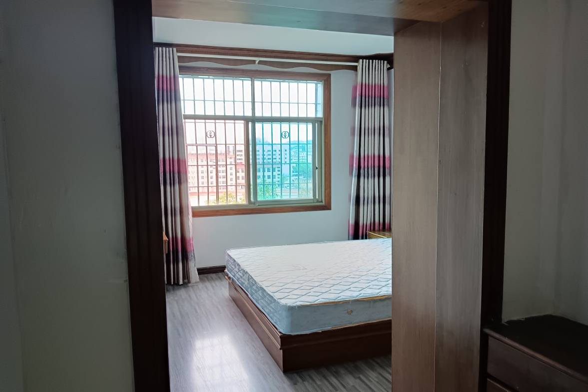 金山花园+煤碳公司  3室1厅1卫    1400.0元/月室内图