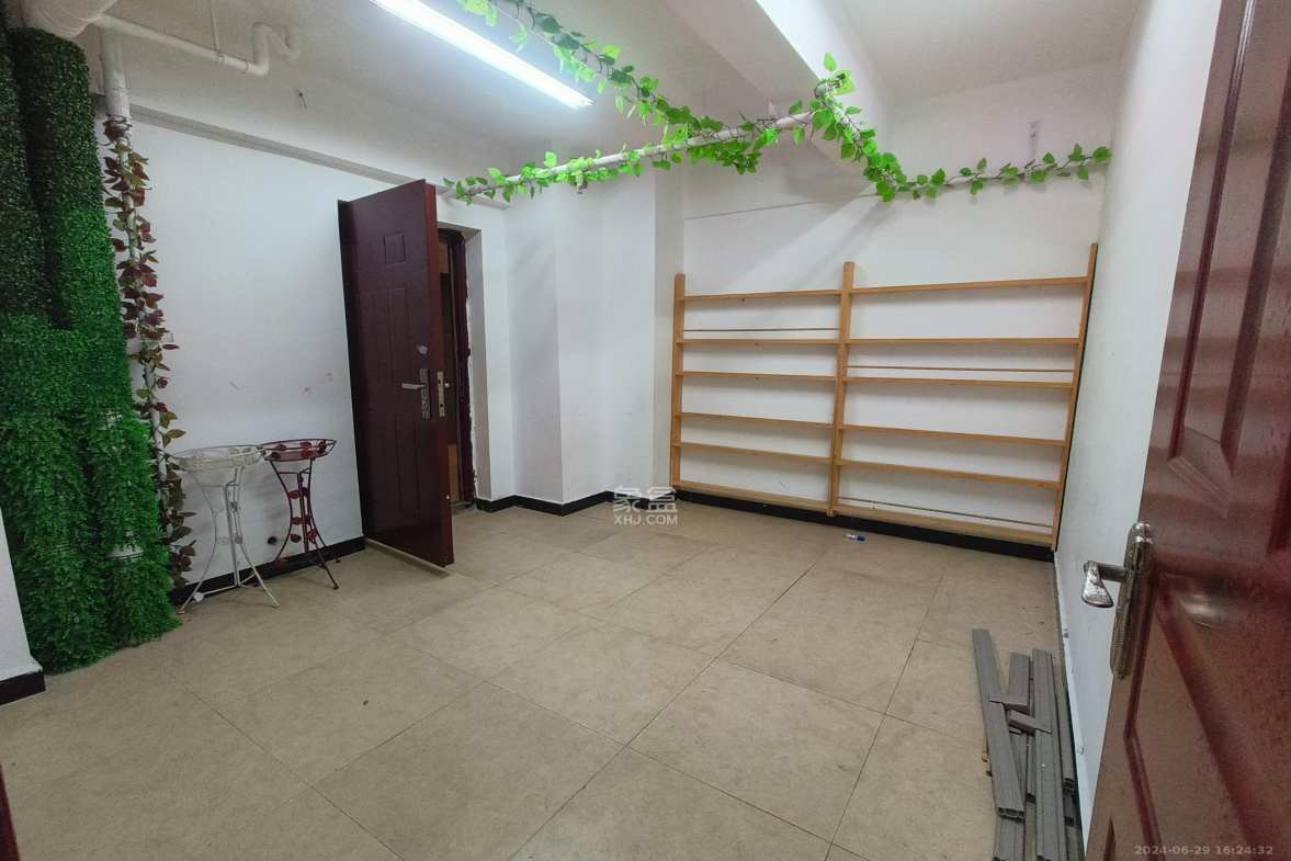 英祥春天  1室1厅1卫    3500.0元/月 英祥春天  1室1厅1卫    3500.0元/月室内图