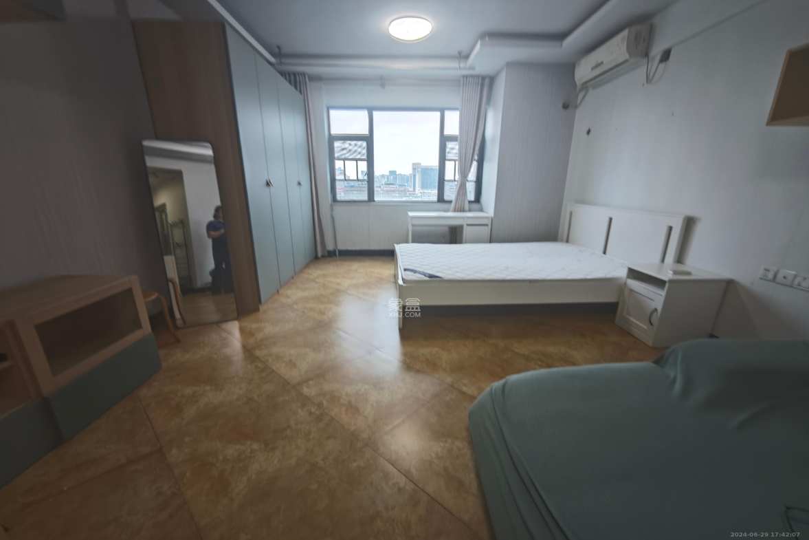 越界（天佑国际大厦）  1室1厅1卫    2000.0元/月室内图1