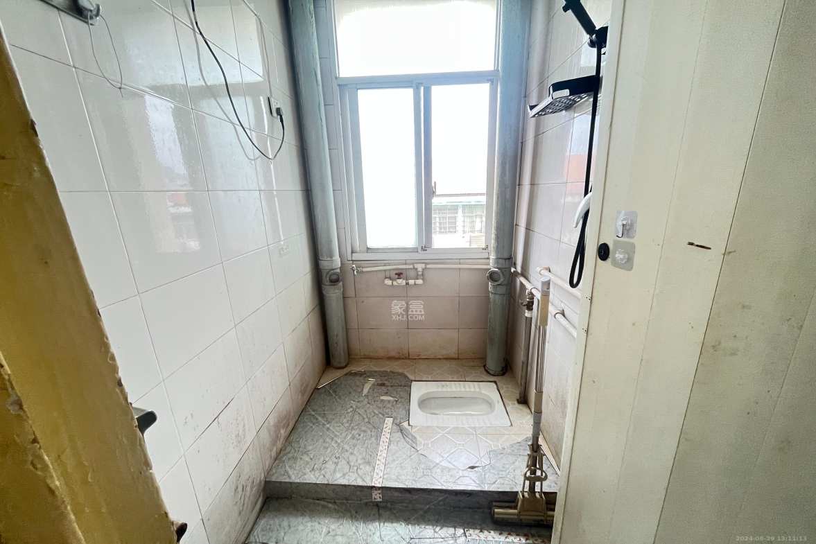 市直属机关宿舍  2室1厅1卫    1300.0元/月室内图